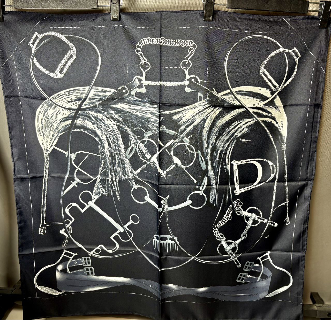 روسری ابریشم تویل